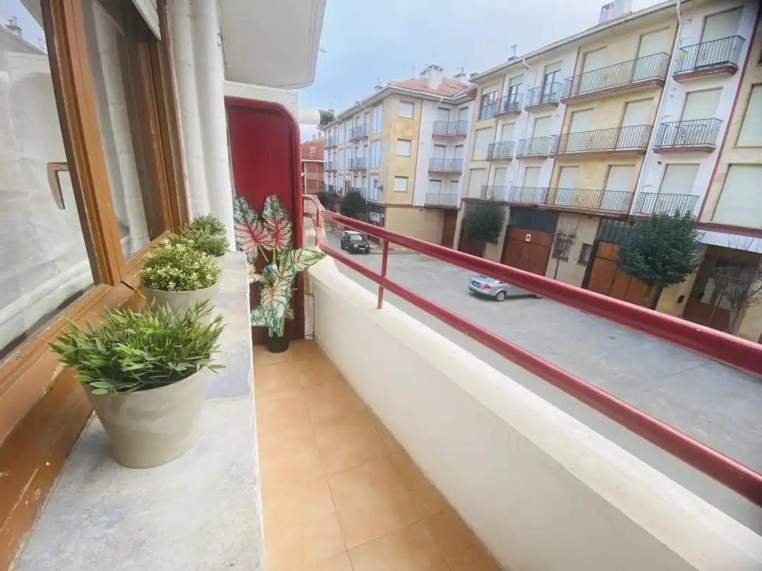 Terraza de Piso de alquiler en Ezcaray con Calefacción, Terraza y Balcón