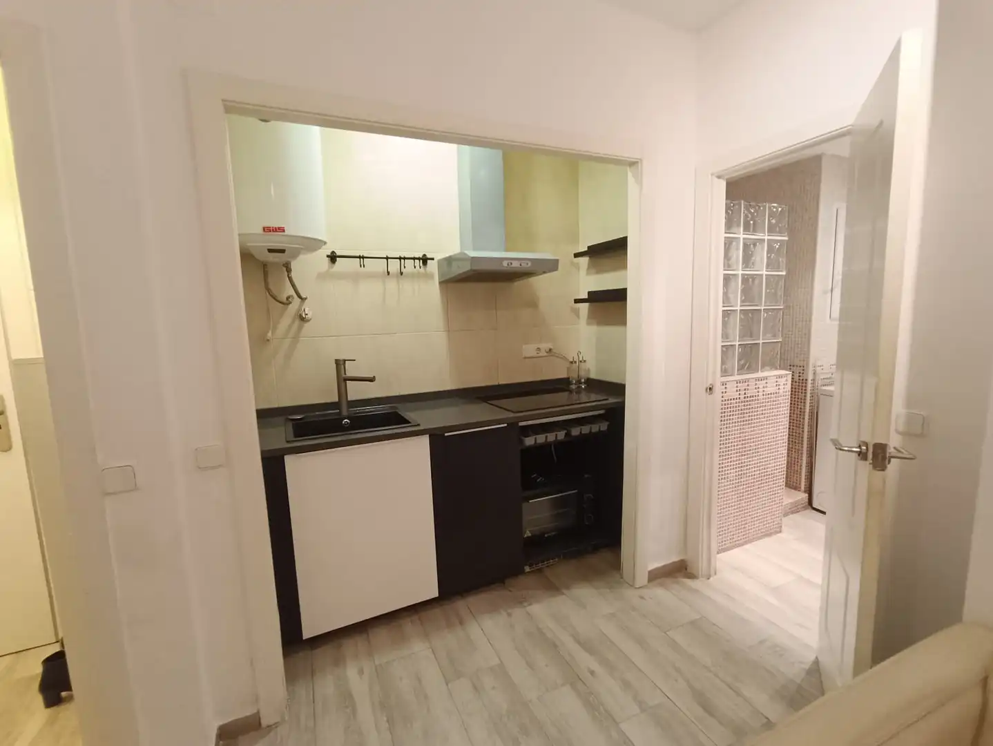 Kitchen of Flat for rent in Barcelona  with Furnished, Oven and Washing machine