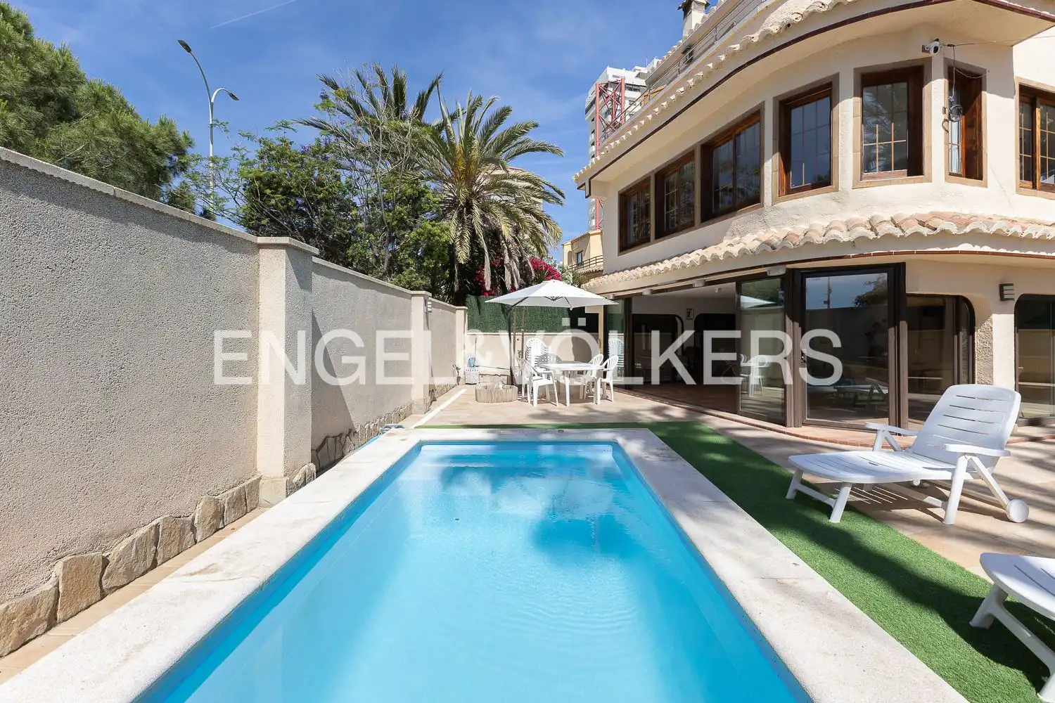 Piscina de Casa o chalet de alquiler en La Pobla de Farnals con Aire acondicionado, Calefacción y Jardín privado