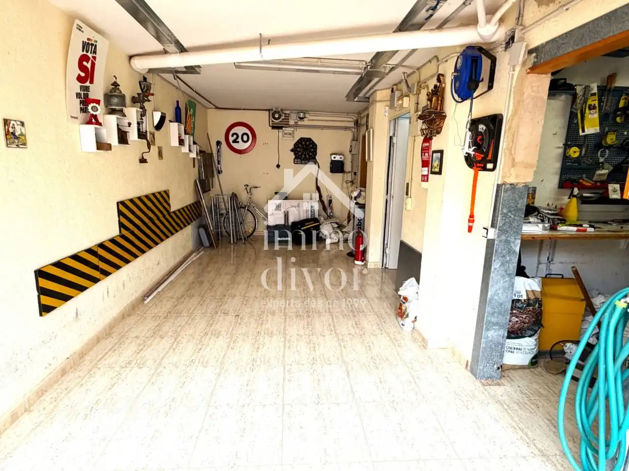 Casa aparellada amb jardí en venda a Calle Barcelona, imagen 27