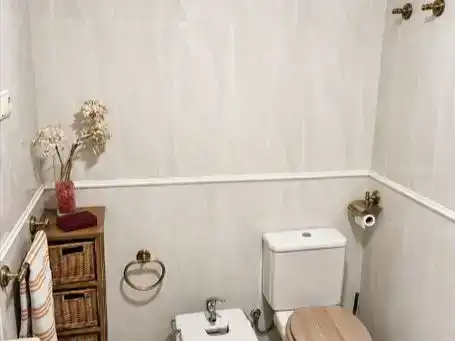 Badezimmer von Wohnung zur Miete in Málaga mit Privatgarten und Schwimmbad