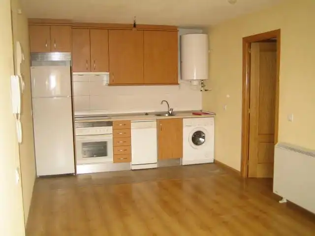 Cocina de Apartamento de alquiler en San Agustín del Guadalix con Calefacción, Horno y Lavadora