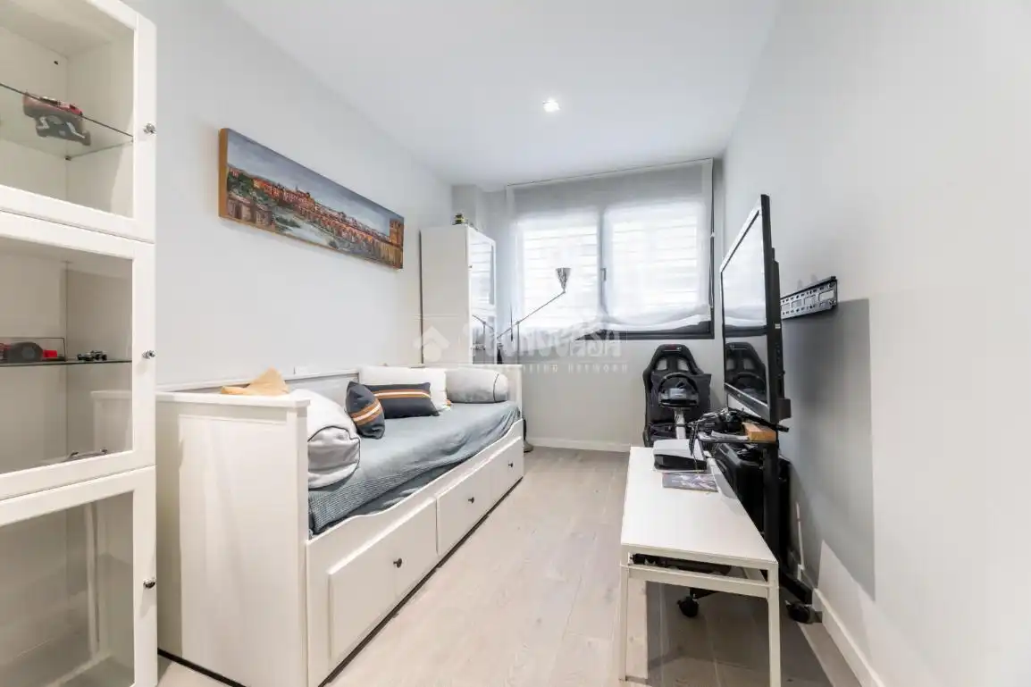 Habitación de Piso en venta en Torrelodones con Aire acondicionado, Jardín privado y Piscina comunitaria