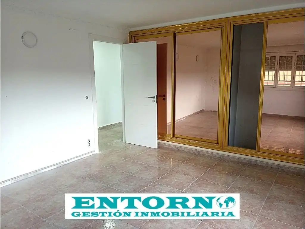 Casa o chalet en venta en Santa Perpètua de Mogoda con Jardín privado, Terraza y Trastero