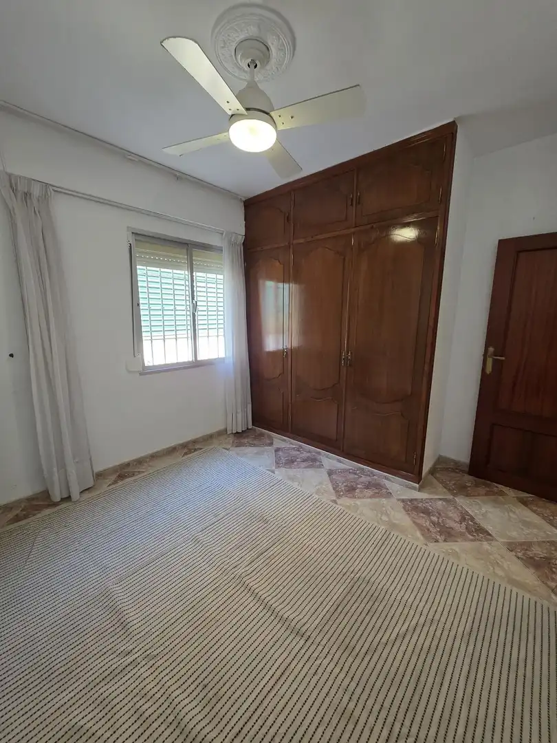 Dormitori de Apartament en venda en Fuengirola amb Terrassa i Moblat