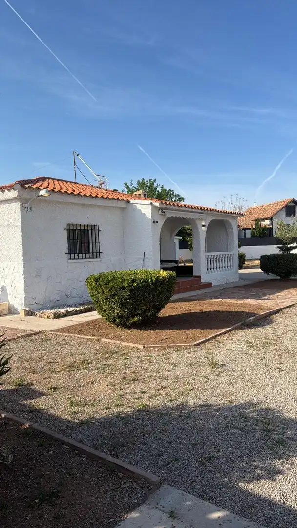 Vista exterior de Casa o chalet en venta en Bétera con Aire acondicionado, Jardín privado y Terraza