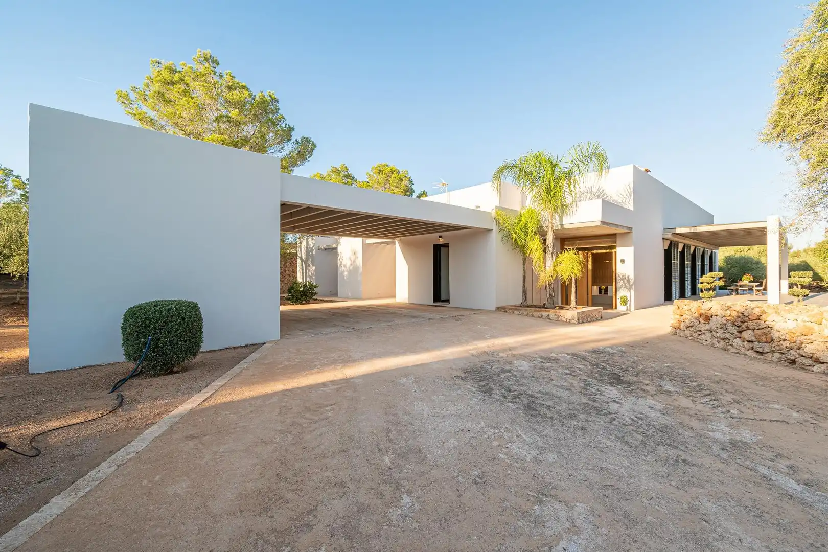 Vista exterior de Casa o xalet en venda en Porreres amb Aire condicionat, Jardí privat i Terrassa