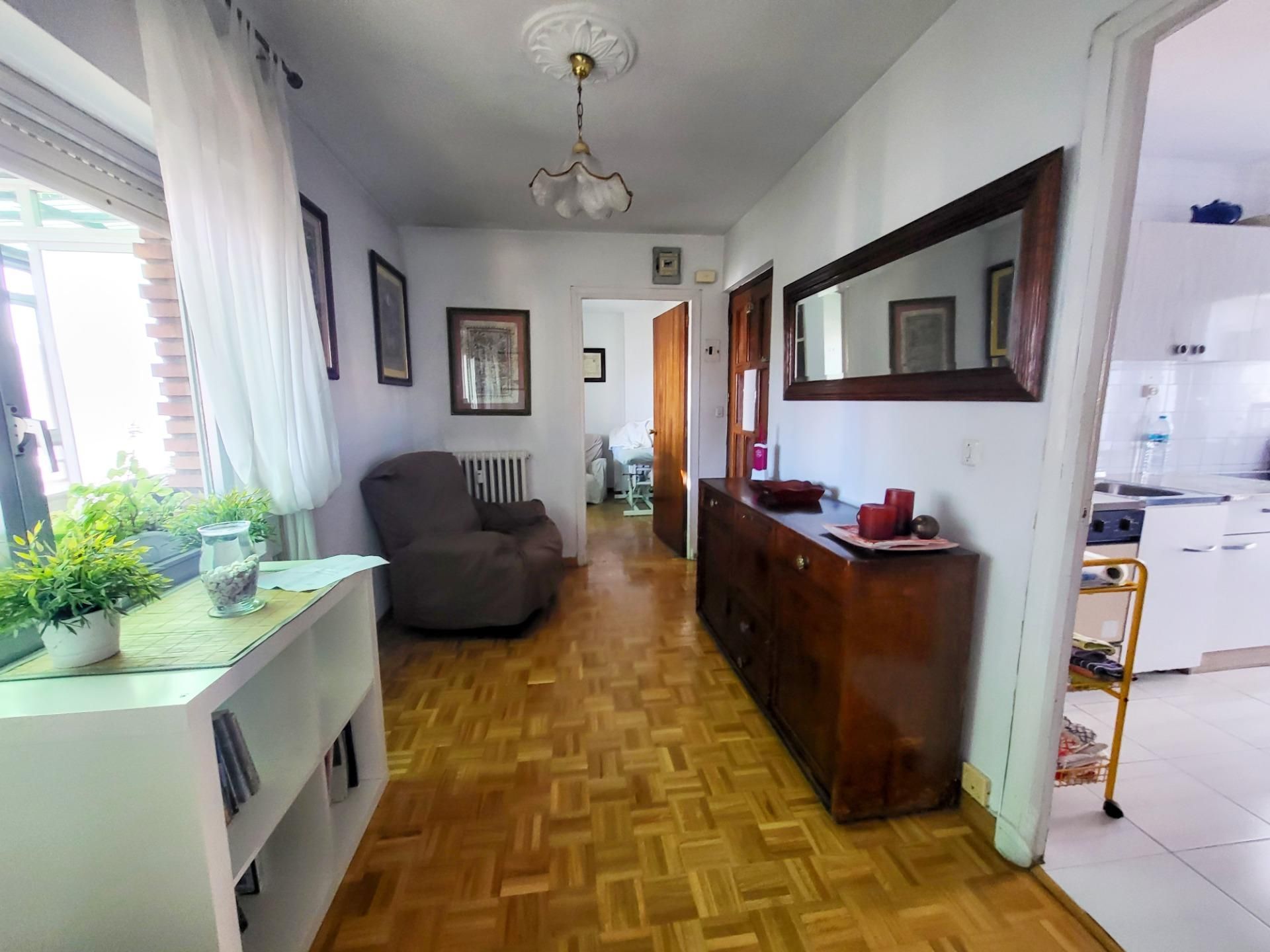 Piso en venta en Calle LUCAS TUY, Centro Ciudad