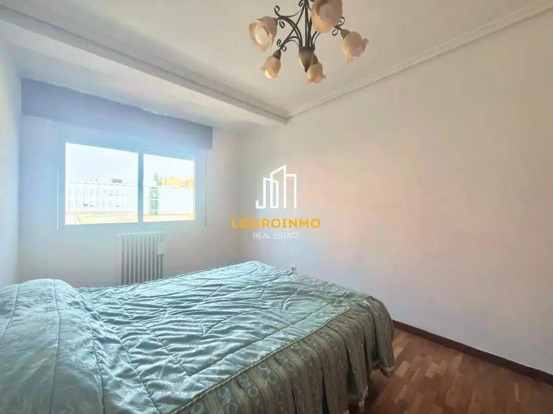 Habitación de Piso en venta en  Logroño con Calefacción, Trastero y Balcón