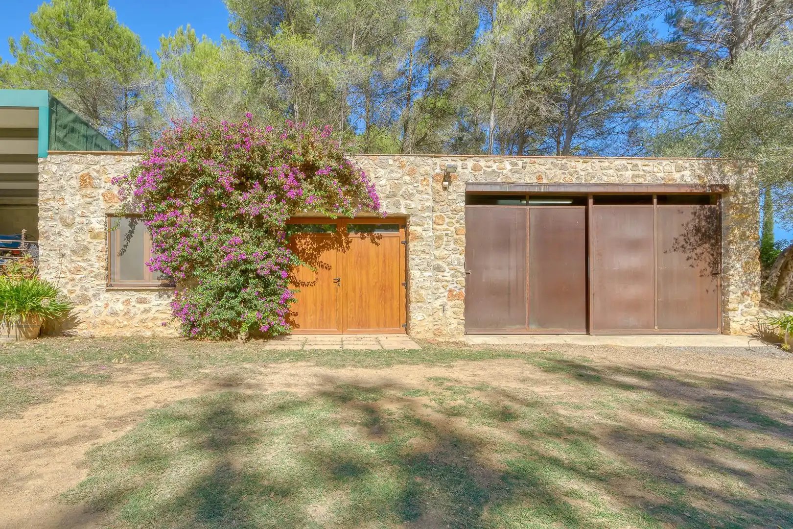 Jardín de Finca rústica en venta en Boadella i les Escaules con Calefacción, Jardín privado y Terraza