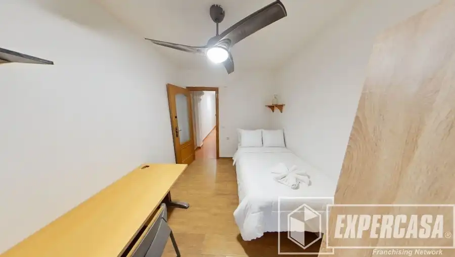 Bedroom of Flat for sale in Valencia  with Terrace and Storage room