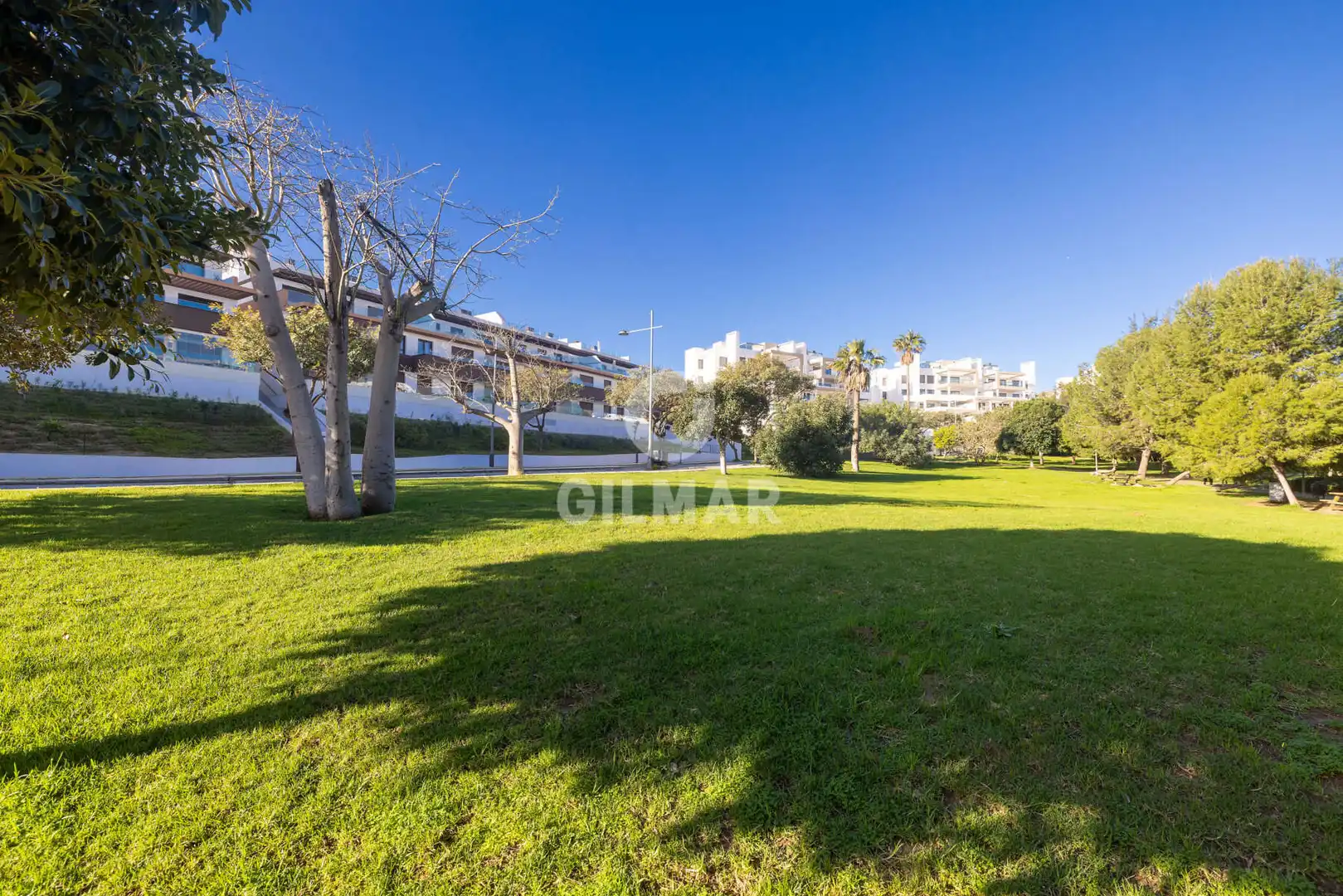 Jardín de Ático en venta en Estepona con Calefacción, Trastero y Piscina