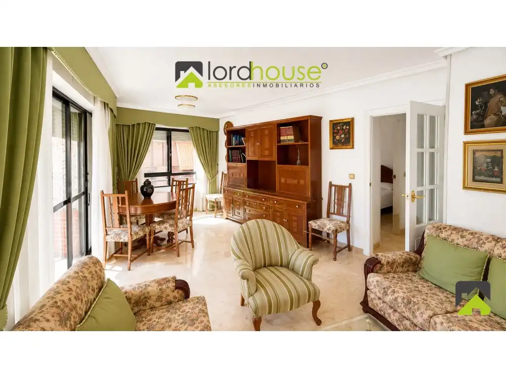 Piso con ascensor en venta en Calle Jose Mouliaa 55, imagen 2