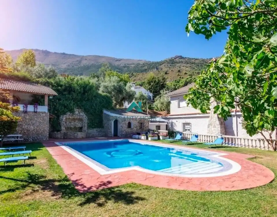 Piscina de Casa o xalet en venda en Los Villares amb Jardí privat, Terrassa i Piscina