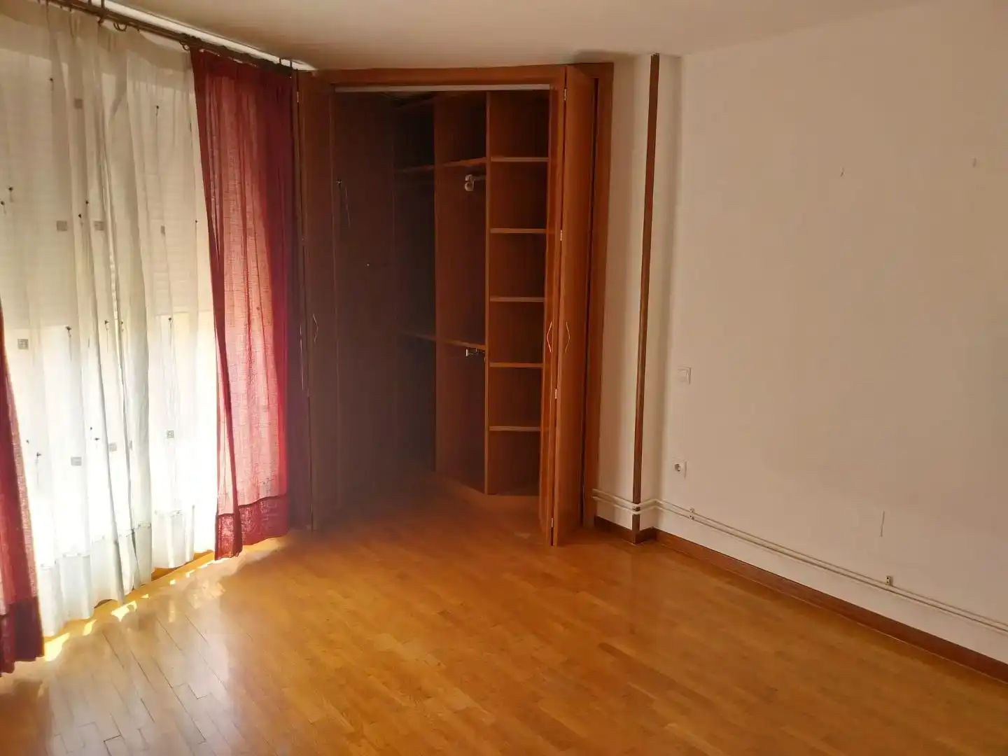 Habitación de Ático en venta en Cistérniga con Parquet y Trastero