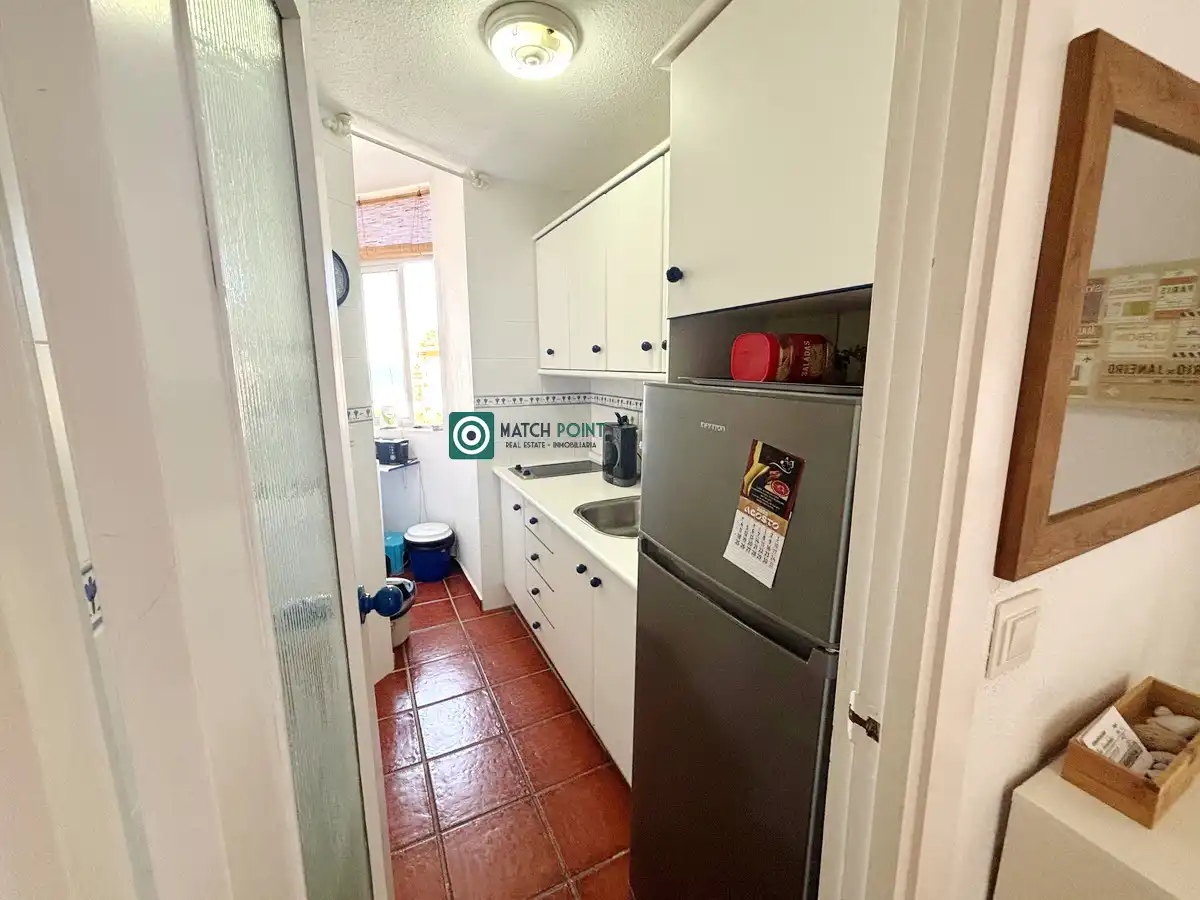 Cuina de Apartament de lloguer en Almuñécar amb Moblat