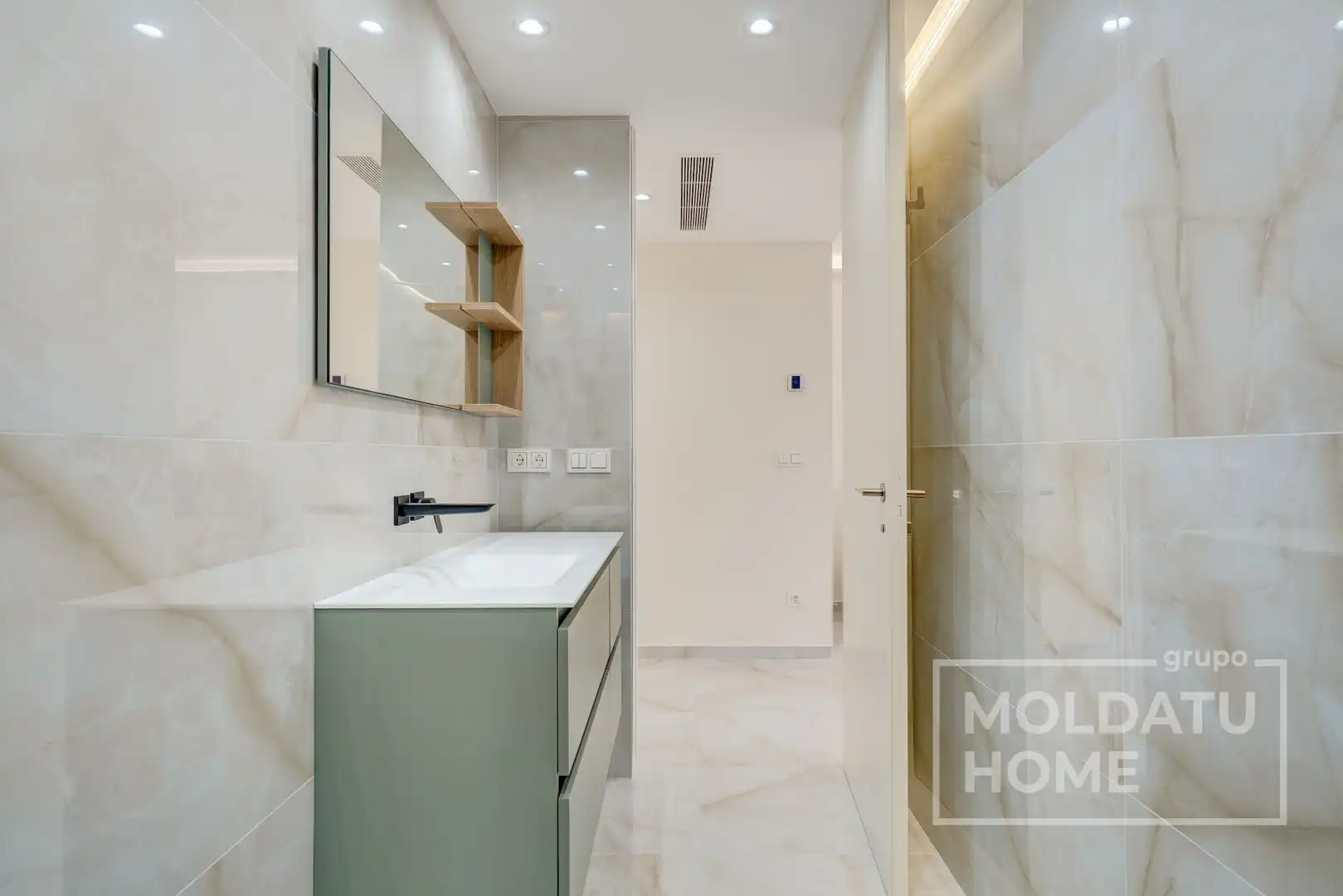 Baño de Apartamento en venta en Donostia - San Sebastián  con Aire acondicionado, Calefacción y Terraza