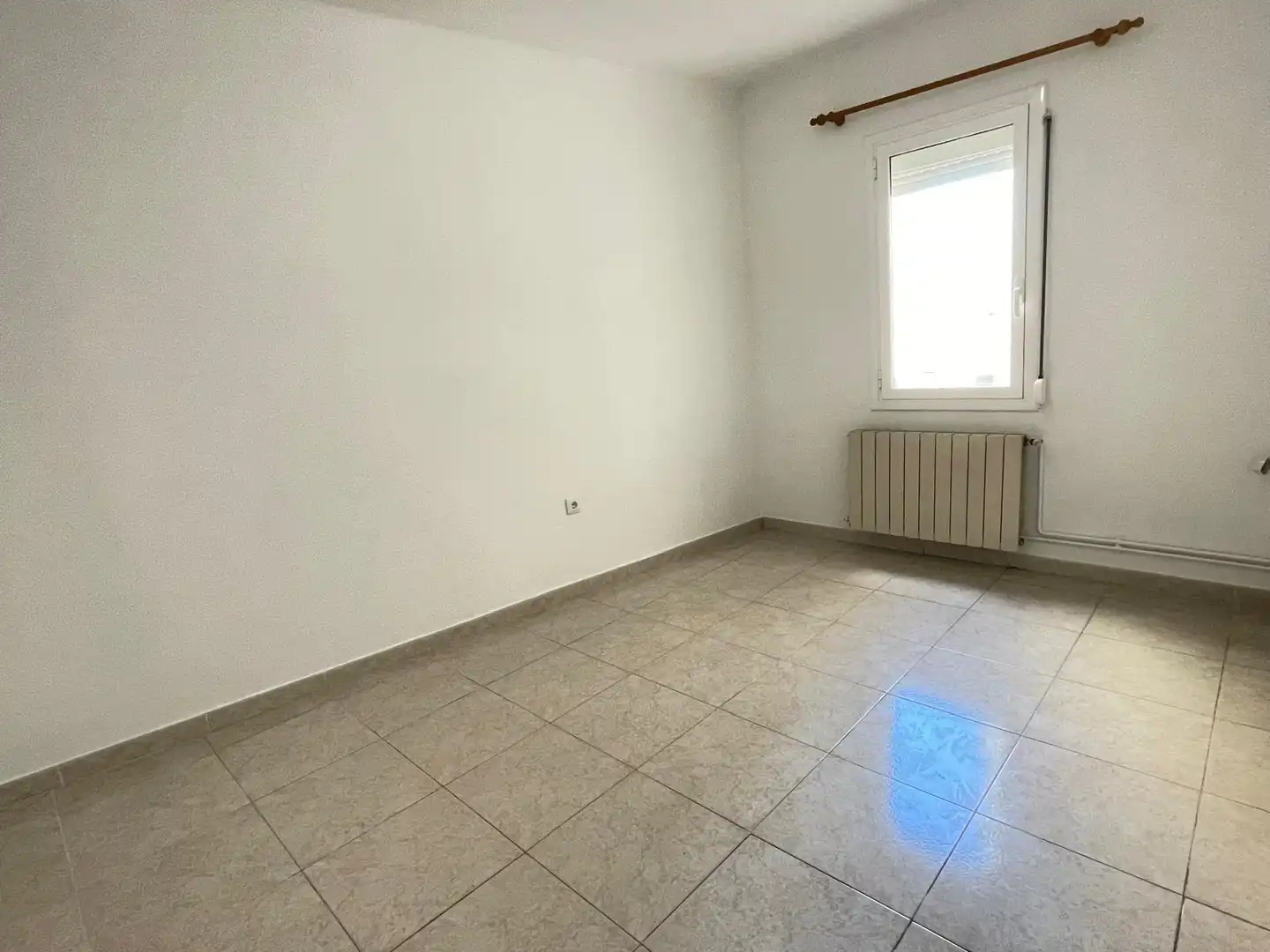 Habitación de Piso en venta en Badalona con Aire acondicionado y Calefacción