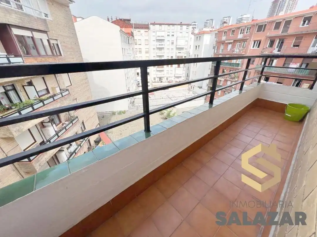 Balcony of Flat for rent in Bilbao   with Heating, Terrace and Microwave