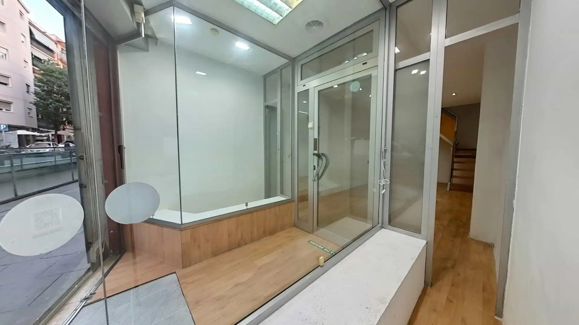 Badezimmer von Geschaftsraum zur Miete in Can Mariner