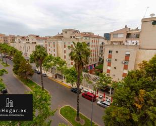Vista exterior de Pis en venda en Badajoz Capital amb Aire condicionat, Parquet i Terrassa