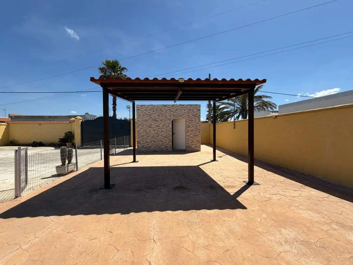 Terrassa de Casa o xalet en venda en Los Palacios y Villafranca amb Piscina