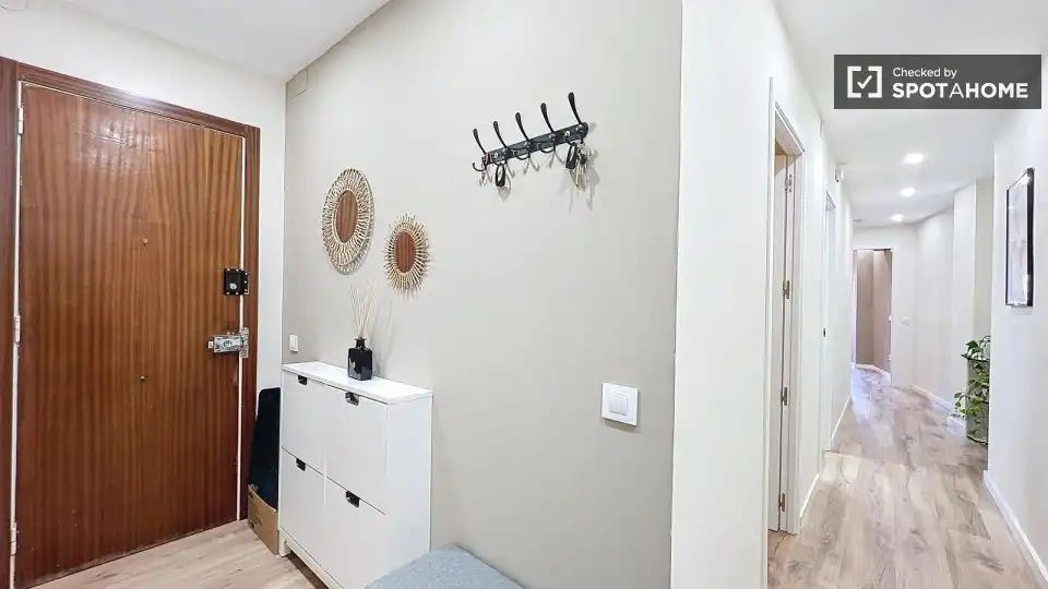 Flat with terrace to rent in Sant Martí, imagen 4