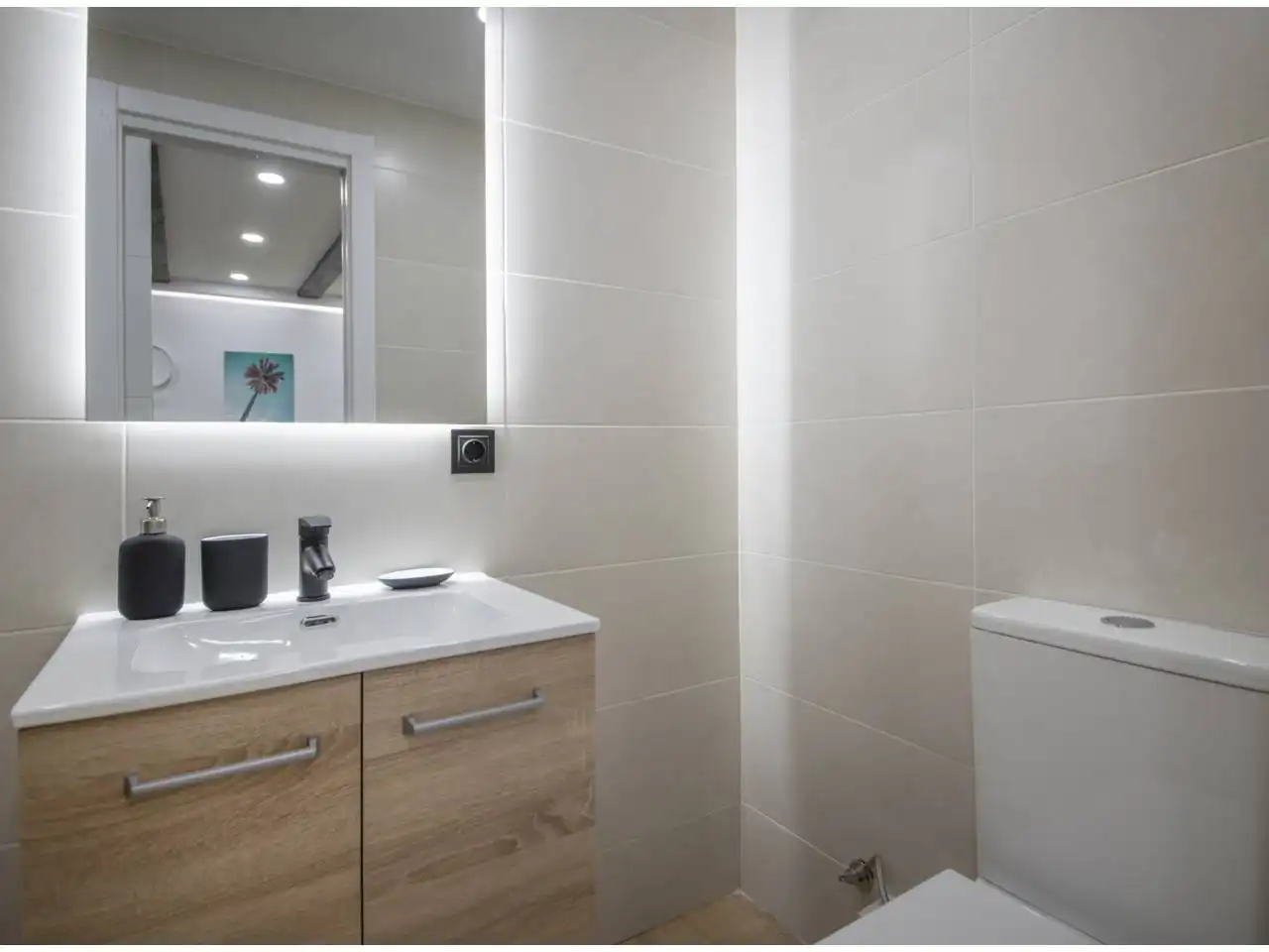Badezimmer von Wohnung zum Verkauf in L'Hospitalet de Llobregat mit Parkett und Möbliert