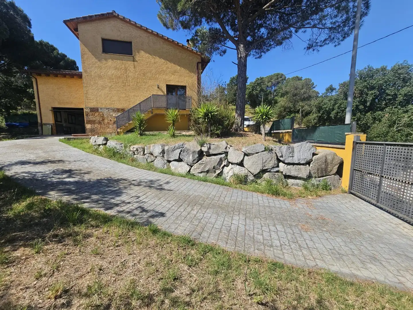 Aparcament de Casa o xalet en venda en Fogars de la Selva amb Calefacció, Jardí privat i Piscina