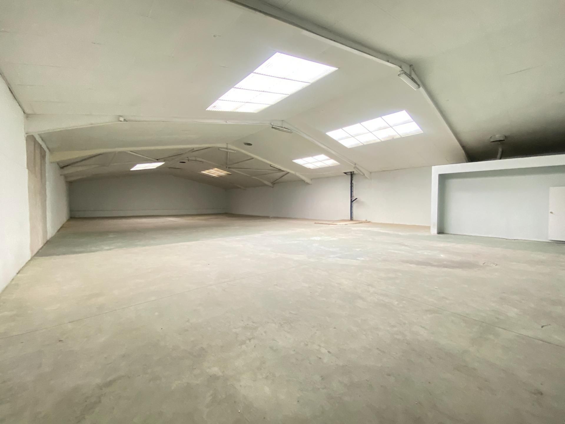 Nau industrial de lloguer en  Madrid Capital