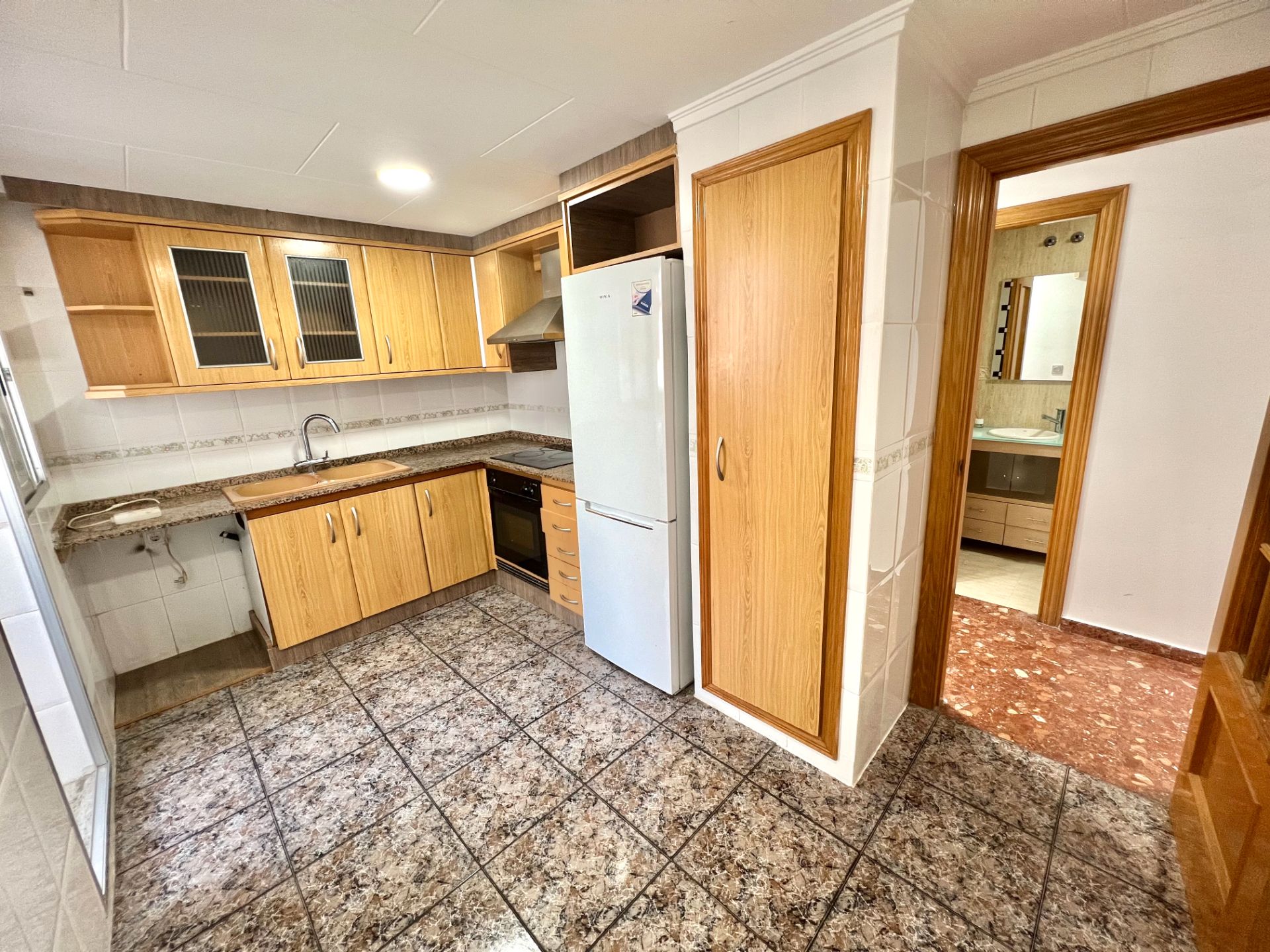 Cuina de Pis de lloguer en Torrent amb Aire condicionat i Balcó