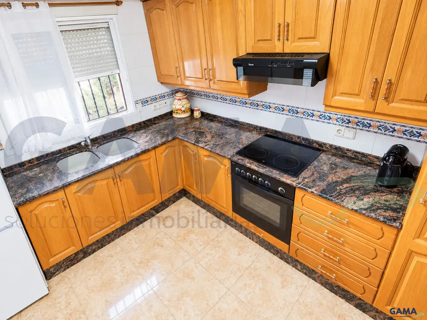Kitchen of Houses for sale in Alzira  with Air Conditioner and Swimming Pool