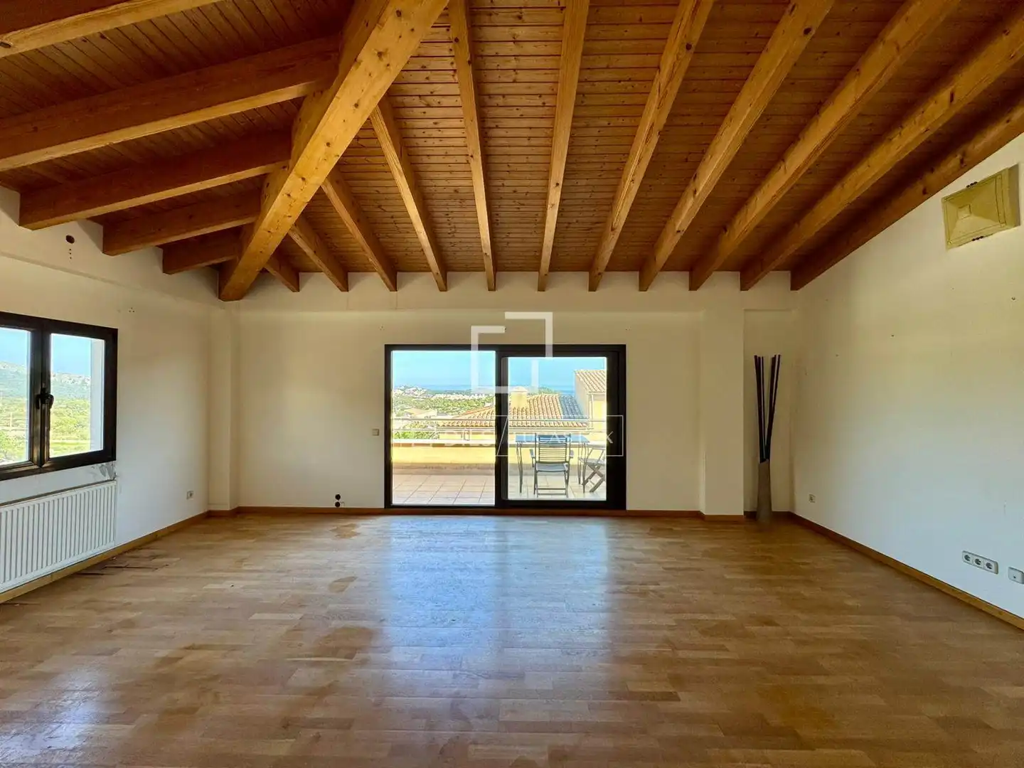 Sala de estar de Ático en venta en Capdepera con Calefacción, Parquet y Terraza