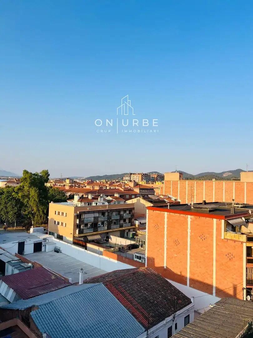 Terrassa de Pis en venda en La Llagosta amb Aire condicionat, Terrassa i Moblat