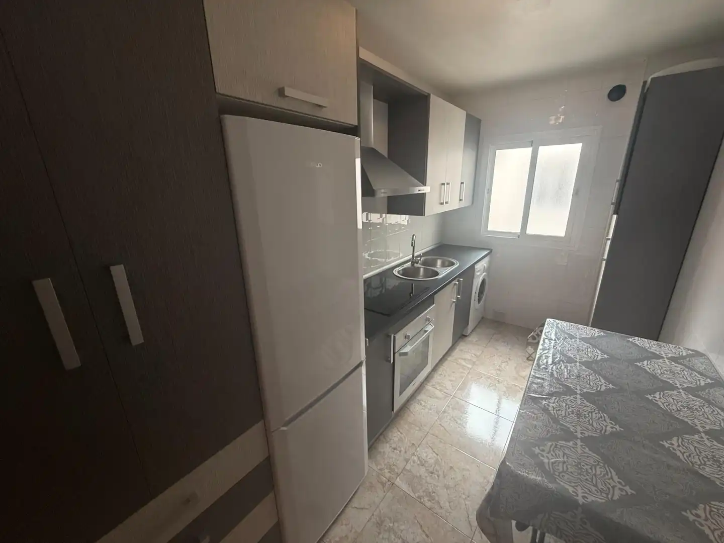 Küche von Wohnung zum Verkauf in Almería mit Klimaanlage, Möbliert und Balkon