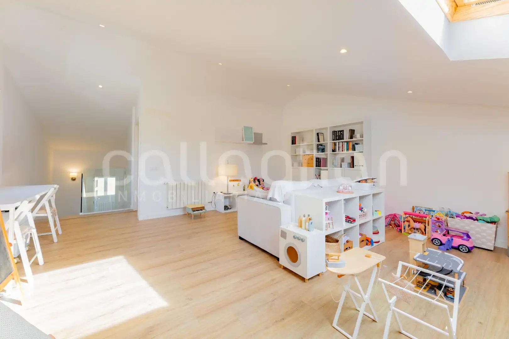 Sala de estar de Casa adosada en venta en Rocafort con Aire acondicionado, Calefacción y Jardín privado