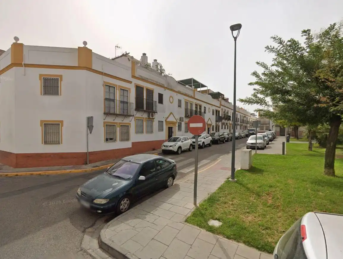 Vista exterior de Pis en venda en Alcalá de Guadaira amb Aire condicionat, Terrassa i Balcó