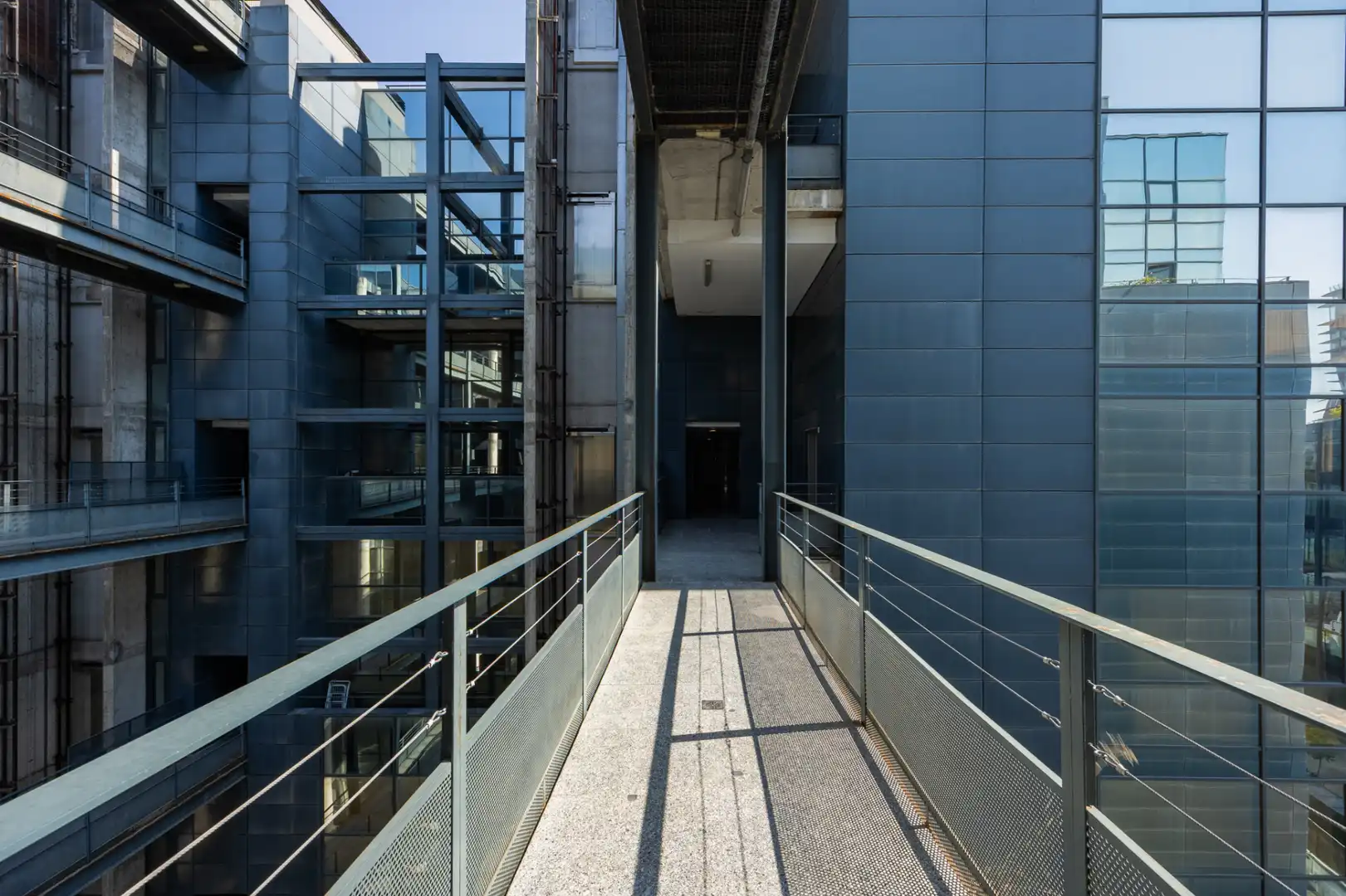 Vista exterior de Dúplex en venta en Madrid con Calefacción