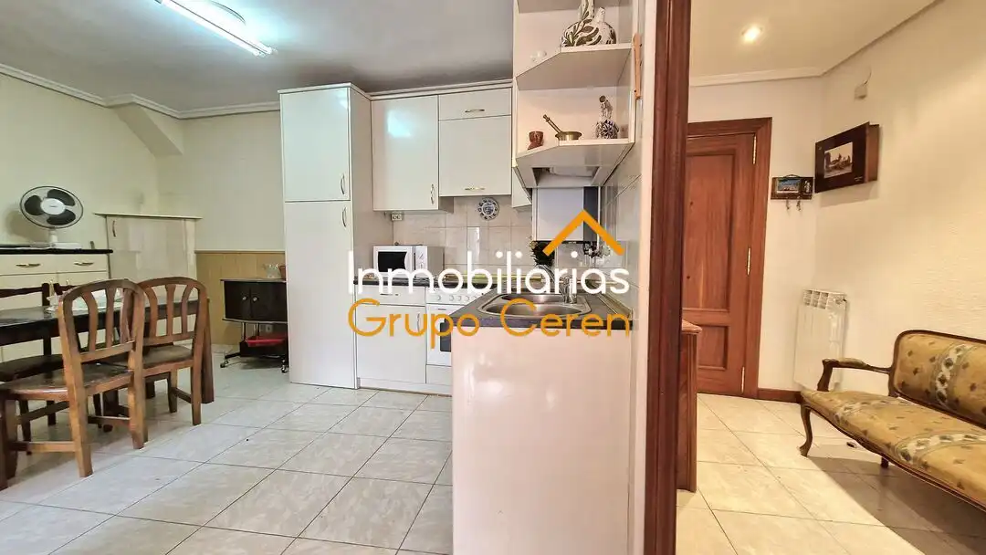 Vista exterior de Piso en venta en Castañares de Rioja con Calefacción, Terraza y Trastero