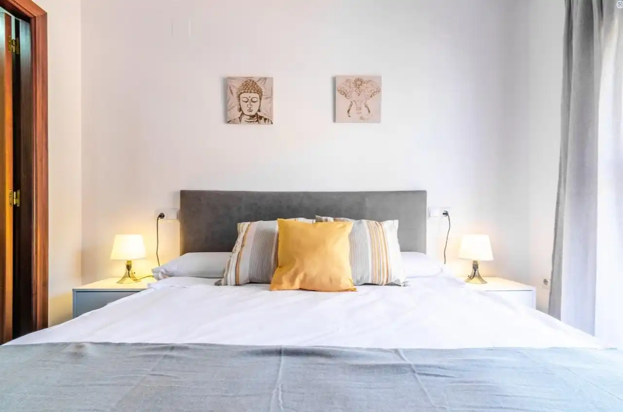Habitación de Ático de alquiler en Rincón de la Victoria con Aire acondicionado, Calefacción y Jardín privado