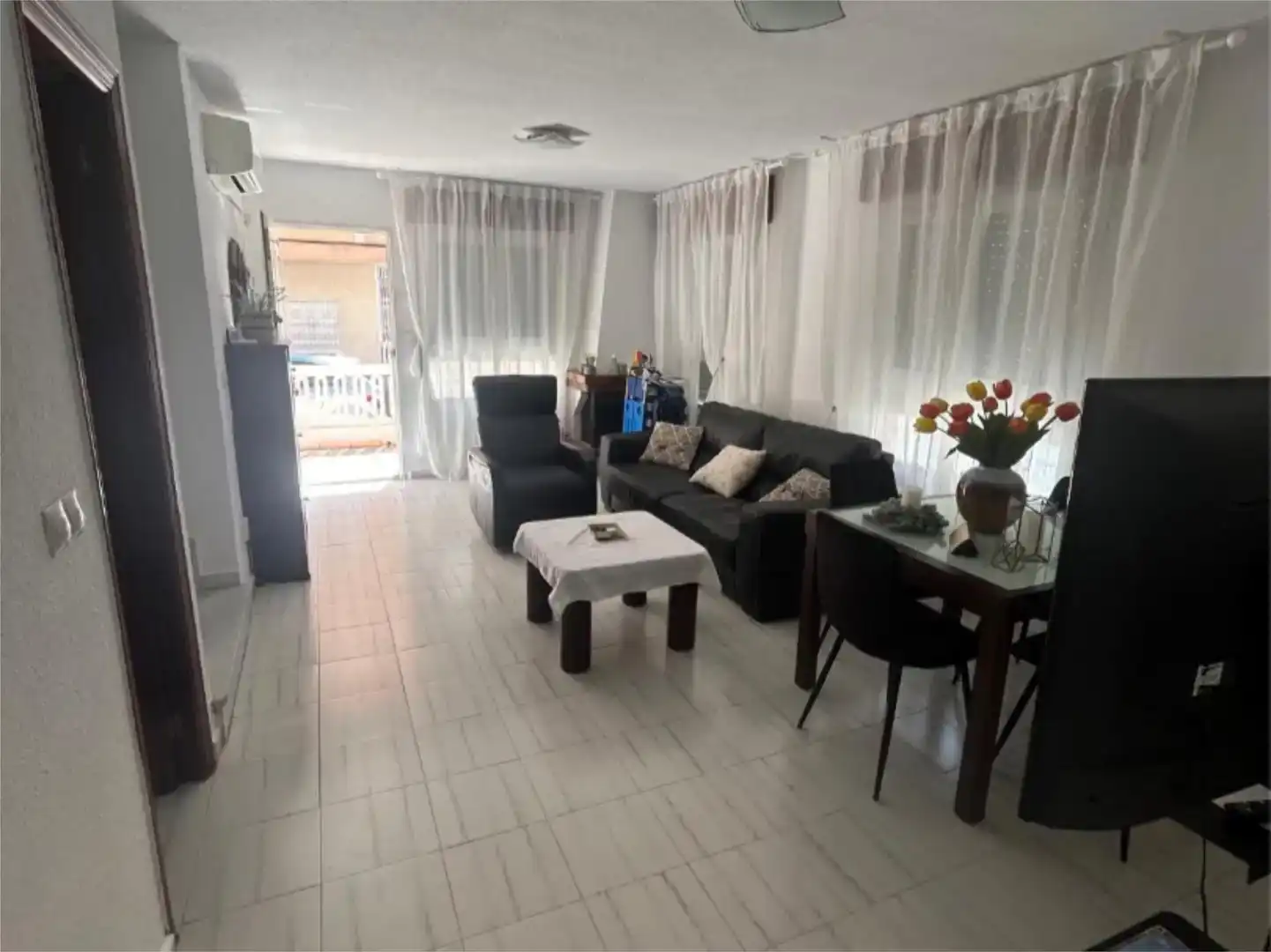 Sala d'estar de Dúplex en venda en Torrevieja amb Aire condicionat i Balcó