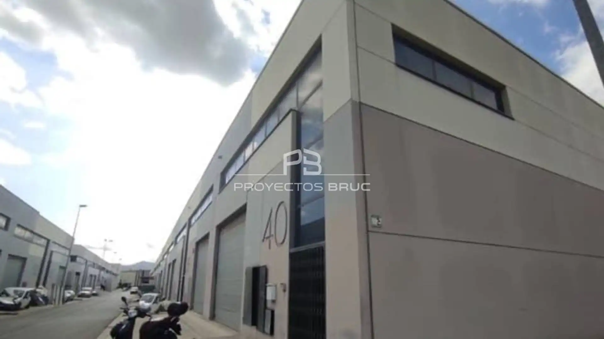 Vista exterior de Nave industrial en venta en Sant Vicenç Dels Horts