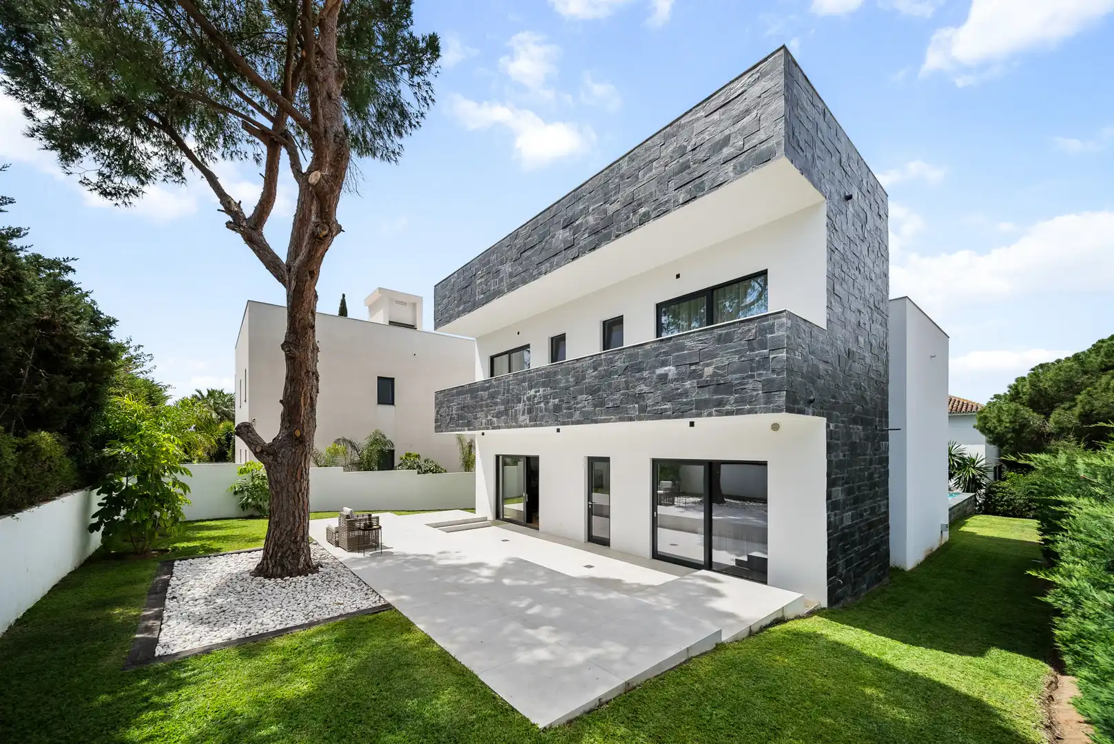 Descubre el lujo y la comodidad en esta impresionante villa contemporánea en Marbesa!, imatge 4