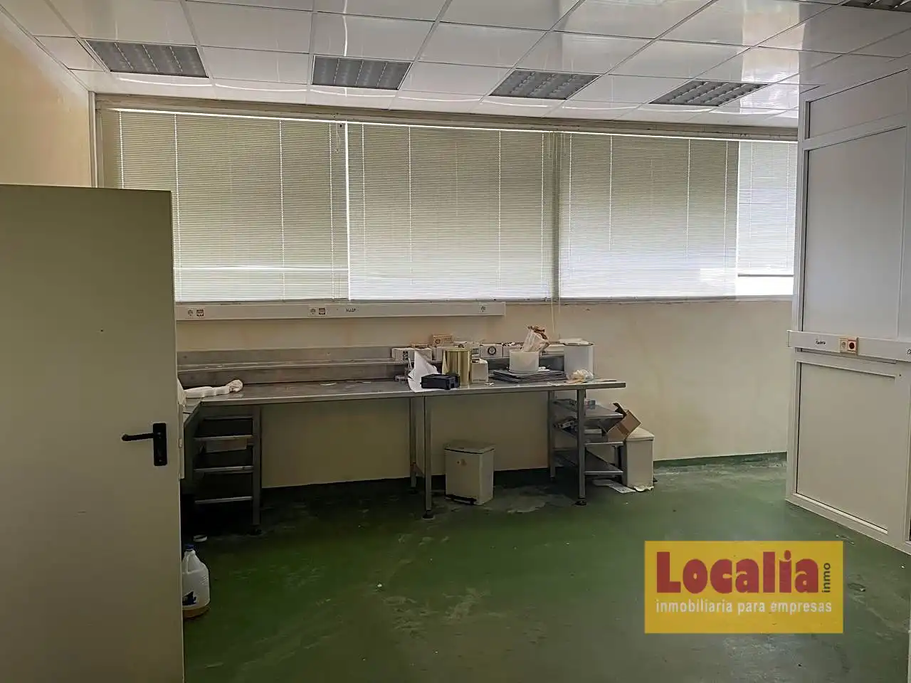 Cocina de Nave industrial en venta en Laredo