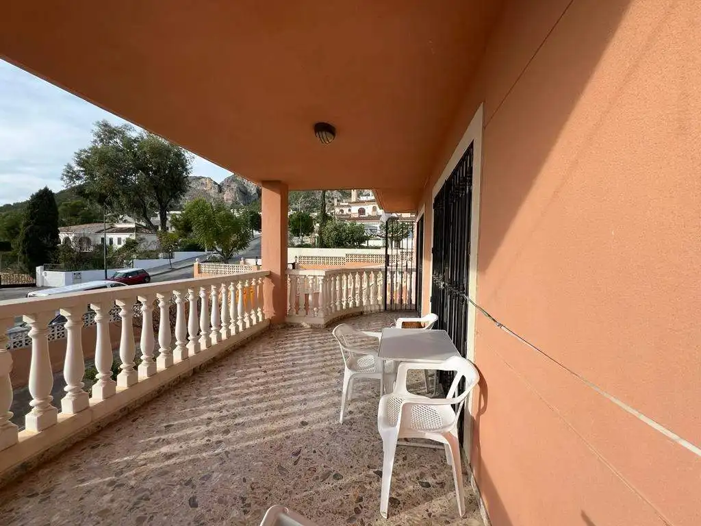 Terrassa de Casa o xalet en venda en Polop amb Calefacció, Jardí privat i Terrassa