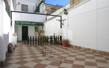 Exterior view of Single-family semi-detached for sale in Castilleja de la Cuesta  with Air Conditioner and Terrace