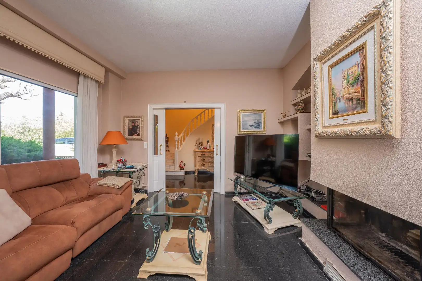 Sala d'estar de Casa o xalet en venda en Petrer amb Aire condicionat, Piscina i Alarma