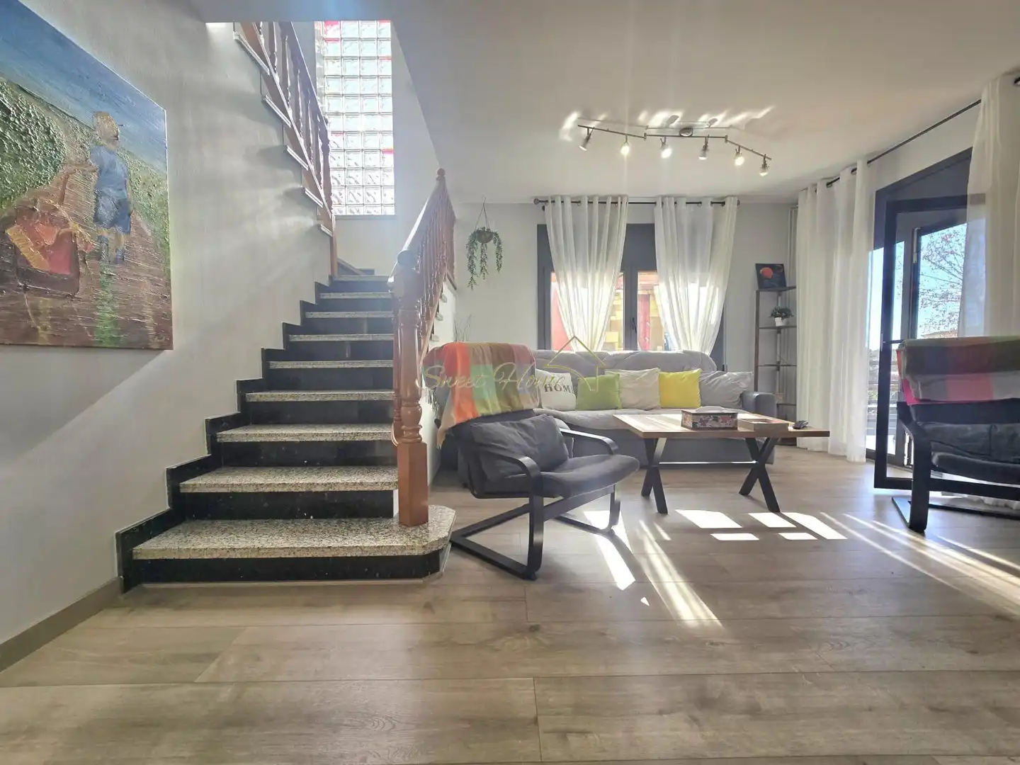 Sala de estar de Casa o chalet en venta en El Masnou con Aire acondicionado, Calefacción y Jardín privado