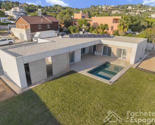 Vista exterior de Casa o xalet en venda en Vinaròs amb Aire condicionat, Calefacció i Jardí privat