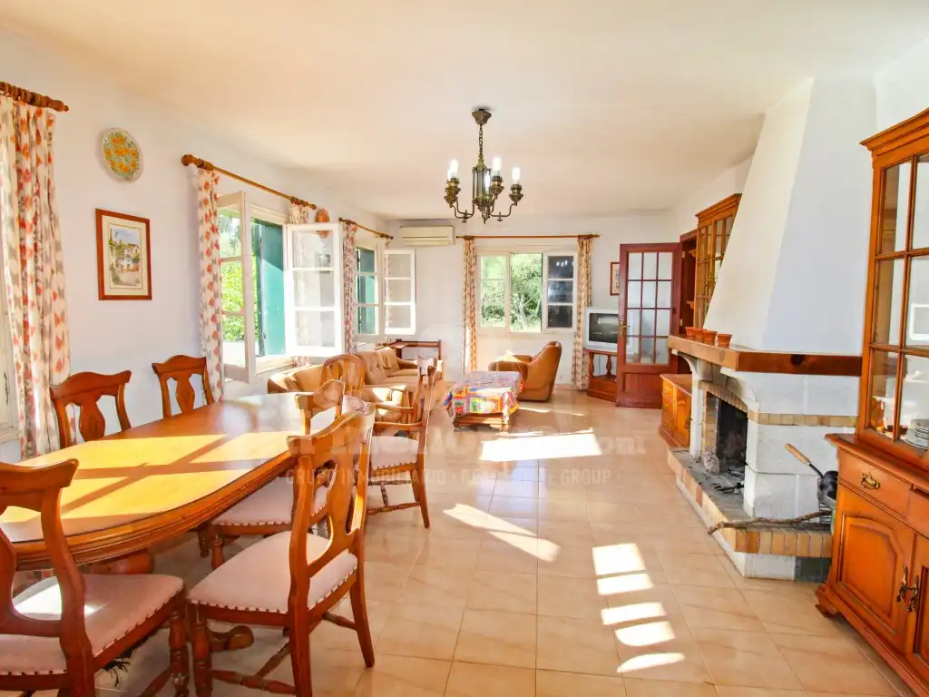 Comedor de Finca rústica en venta en Ferreries con Aire acondicionado, Calefacción y Jardín privado